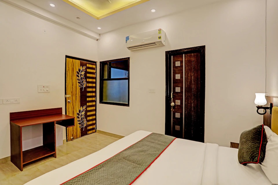 Royal Crown Hotel